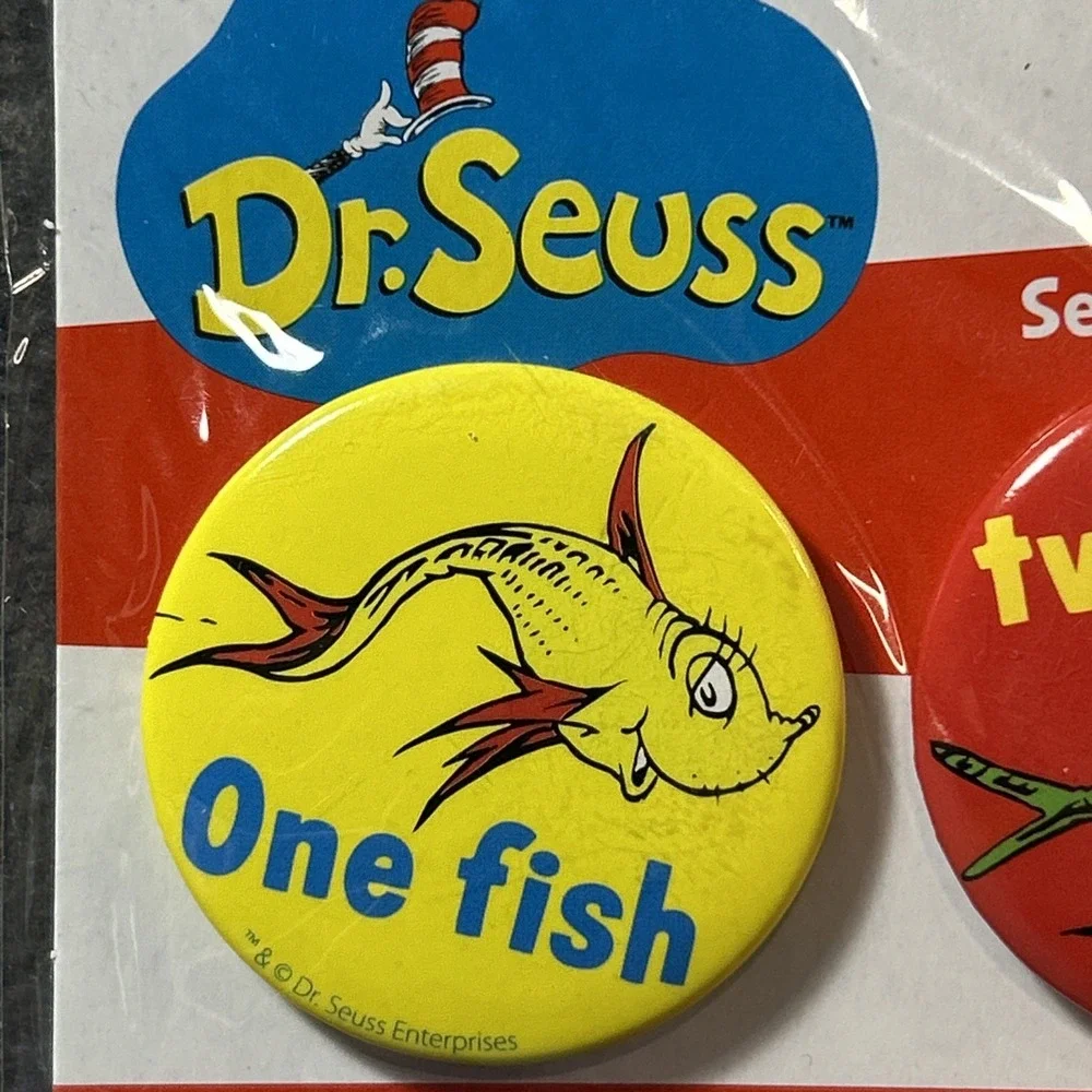 Dr. Seuss 4-Button Set – One‎ Fish Two Fish Red Fish Blue Fish 2009 – NOS